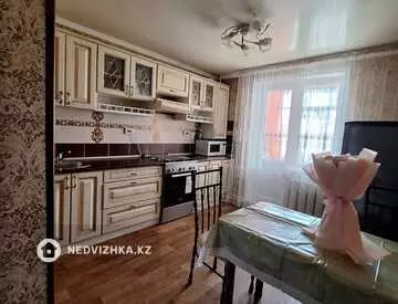 3-комнатная квартира, этаж 1 из 10, 69 м²