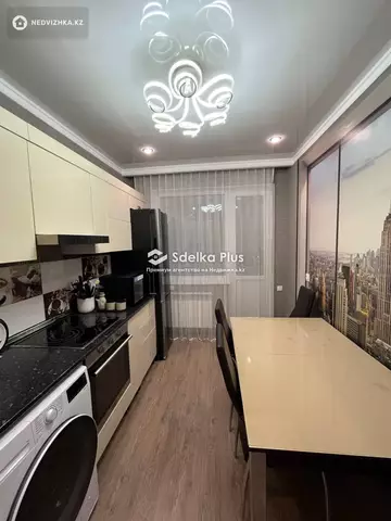 3-комнатная квартира, этаж 8 из 9, 90 м²