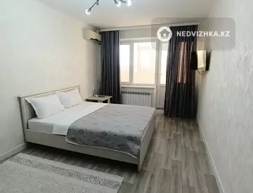 1-комнатная квартира, этаж 4 из 9, 38 м², посуточно