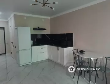 2-комнатная квартира, этаж 3 из 9, 60 м², на длительный срок