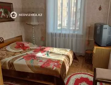 2-комнатная квартира, этаж 2 из 4, 65 м², На длительный срок