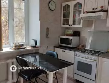 2-комнатная квартира, этаж 2 из 4, 65 м², На длительный срок