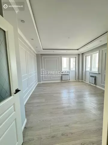 3-комнатная квартира, этаж 8 из 9, 74 м²