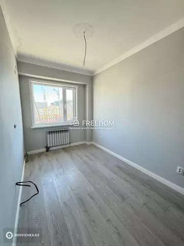 3-комнатная квартира, этаж 8 из 9, 74 м²