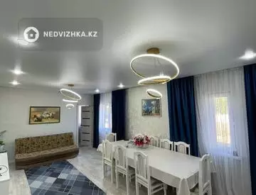 4-комнатный дом, 5 соток, 183 м²