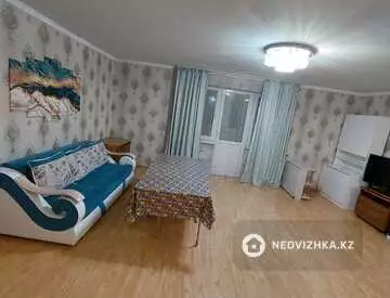 2-комнатная квартира, этаж 2 из 5, 73 м², на длительный срок