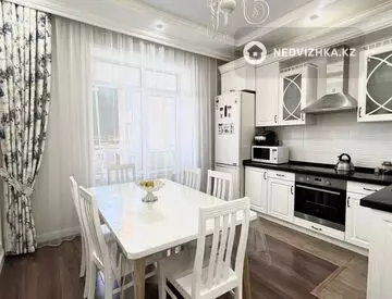 3-комнатная квартира, этаж 8 из 10, 95 м²