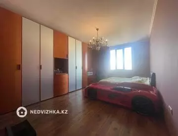 4-комнатная квартира, этаж 14 из 16, 132 м²