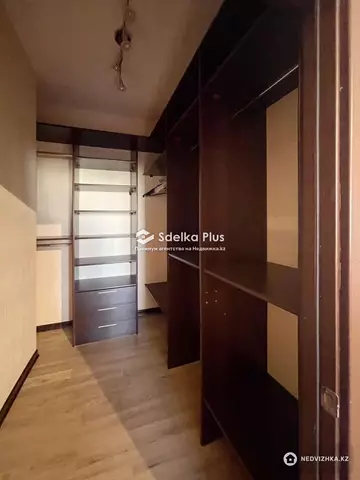 3-комнатная квартира, этаж 5 из 8, 180 м²