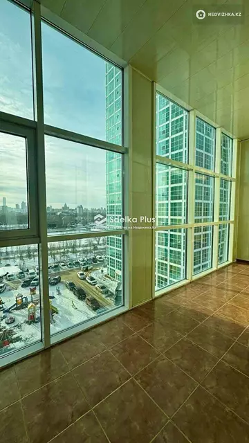 3-комнатная квартира, этаж 10 из 28, 120 м²