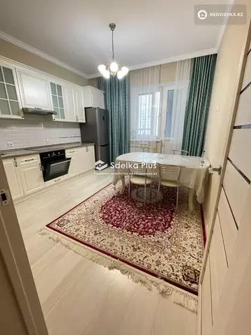 2-комнатная квартира, этаж 4 из 10, 73 м²