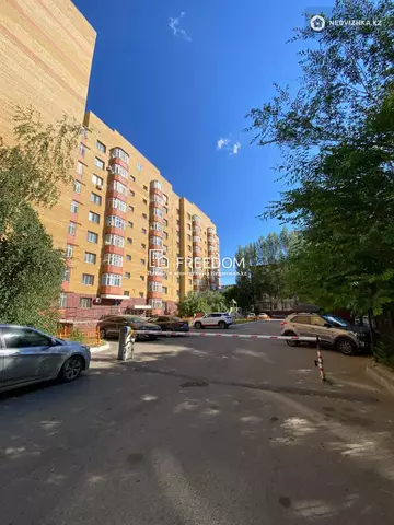 2-комнатная квартира, этаж 9 из 9, 54 м²