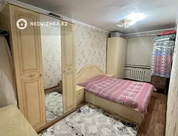 4-комнатная квартира, этаж 3 из 5, 80 м²