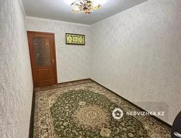 4-комнатная квартира, этаж 3 из 5, 80 м²