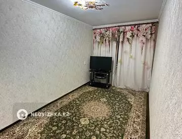 4-комнатная квартира, этаж 3 из 5, 80 м²