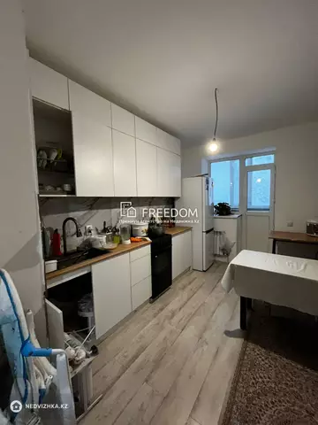 3-комнатная квартира, этаж 4 из 7, 71 м²