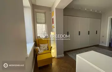 4-комнатная квартира, этаж 3 из 5, 1 400 м²