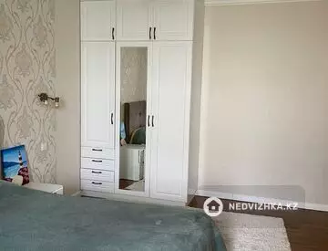 4-комнатная квартира, этаж 6 из 12, 96 м²