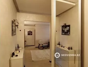 3-комнатная квартира, этаж 4 из 9, 76 м²