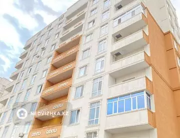 2-комнатная квартира, этаж 3 из 10, 71 м²