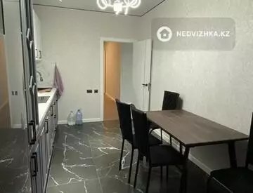 3-комнатная квартира, этаж 9 из 12, 66 м², на длительный срок