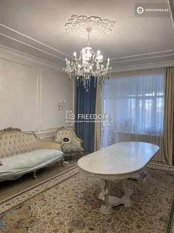 3-комнатная квартира, этаж 2 из 5, 132 м²