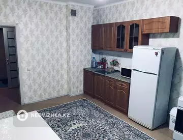 1-комнатная квартира, этаж 3 из 4, 46 м², на длительный срок