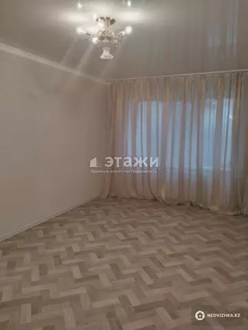 2-комнатная квартира, этаж 3 из 4, 49 м²