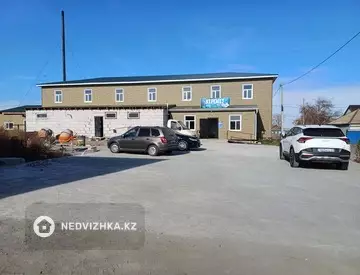 Здание, 2 этажа, 800 м²