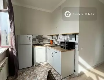 2-комнатная квартира, этаж 8 из 9, 60 м², на длительный срок