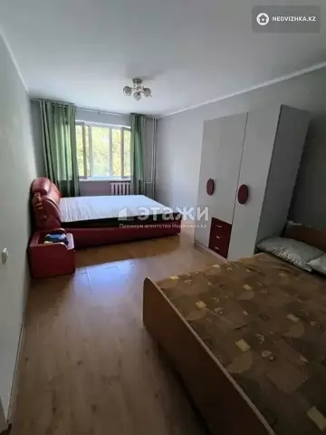 3-комнатная квартира, этаж 4 из 5, 70 м²