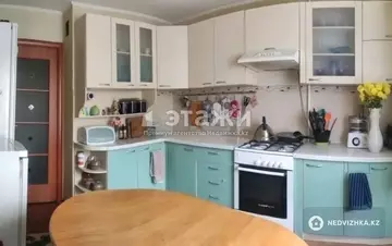 2-комнатная квартира, этаж 3 из 5, 53 м²