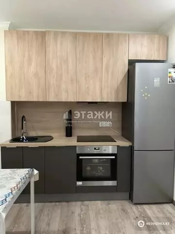 3-комнатная квартира, этаж 2 из 18, 80 м²