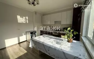 1-комнатная квартира, этаж 8 из 10, 53 м²