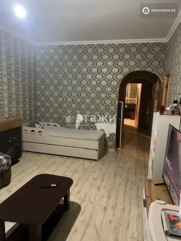 3-комнатная квартира, этаж 4 из 5, 74 м²