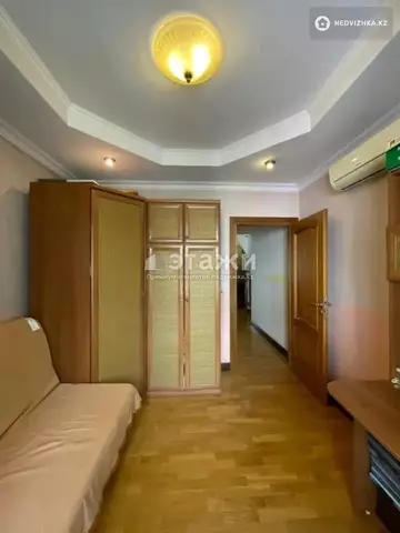 3-комнатная квартира, этаж 4 из 5, 68 м²