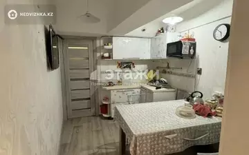 2-комнатная квартира, этаж 3 из 5, 48 м²