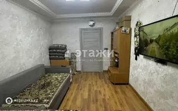 2-комнатная квартира, этаж 3 из 5, 48 м²