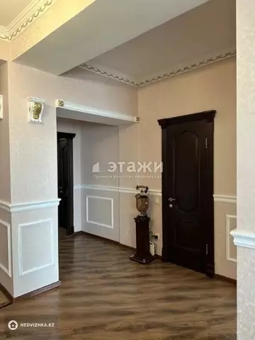 3-комнатная квартира, этаж 7 из 12, 117 м²