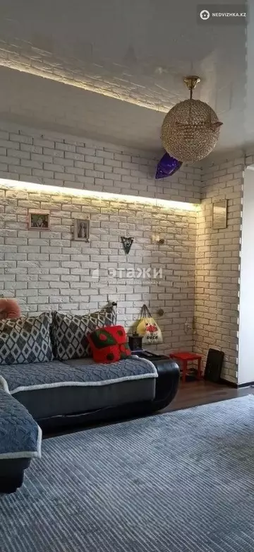 2-комнатная квартира, этаж 4 из 5, 38 м²