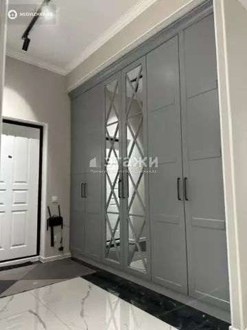 2-комнатная квартира, этаж 2 из 13, 74 м²