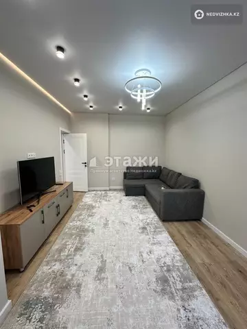 1-комнатная квартира, этаж 7 из 17, 53 м², на длительный срок