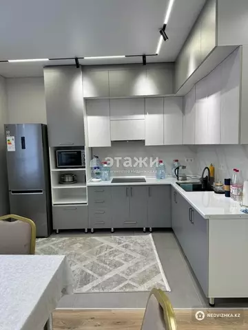 1-комнатная квартира, этаж 7 из 17, 53 м², на длительный срок