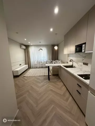 1-комнатная квартира, этаж 9 из 12, 33 м², на длительный срок