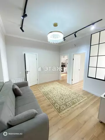3-комнатная квартира, этаж 10 из 16, 70 м², на длительный срок