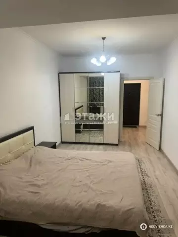 1-комнатная квартира, этаж 9 из 10, 52 м², на длительный срок