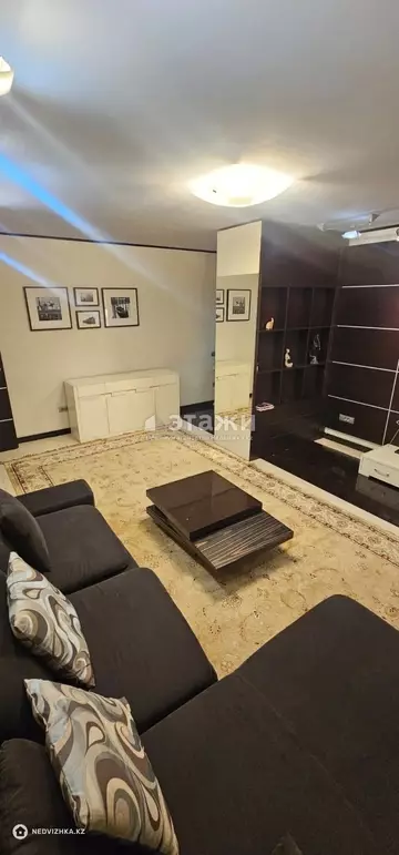 2-комнатная квартира, этаж 2 из 9, 65 м², на длительный срок