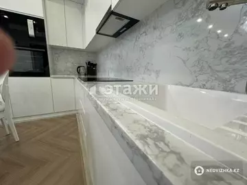 2-комнатная квартира, этаж 11 из 21, 55 м², на длительный срок