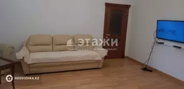 2-комнатная квартира, этаж 3 из 7, 74 м², на длительный срок