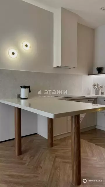 65 м², 2-комнатная квартира, этаж 2 из 17, 65 м², на длительный срок, изображение - 1